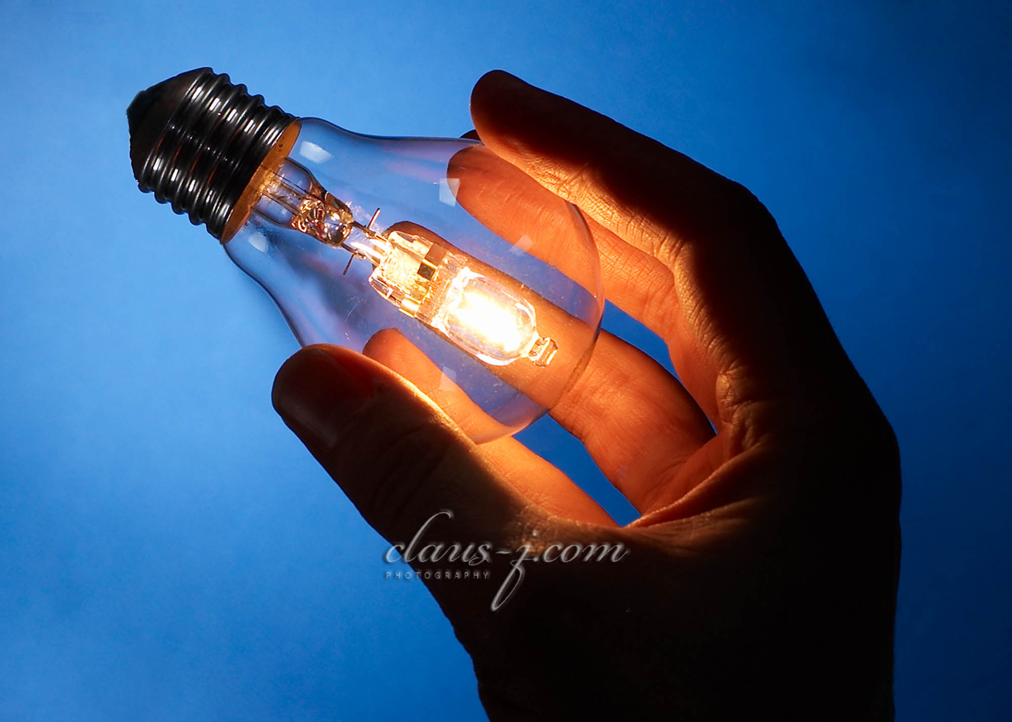 20070128 005 lightbulb v2upsized